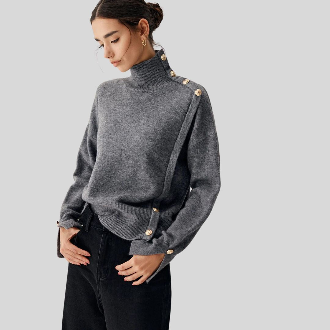 Joena - Pull à col roulé avec détail de boutons asymétriques