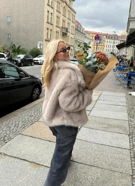 SofiaScintilla - Manteau d'hiver tendance en fausse fourrure pour femme