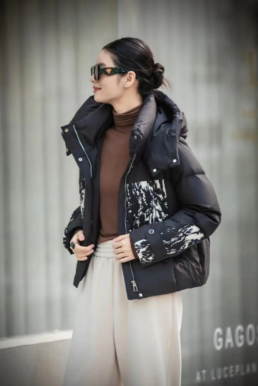 Elvy - Veste Courte en Duvet à Capuche et Coutures Souples