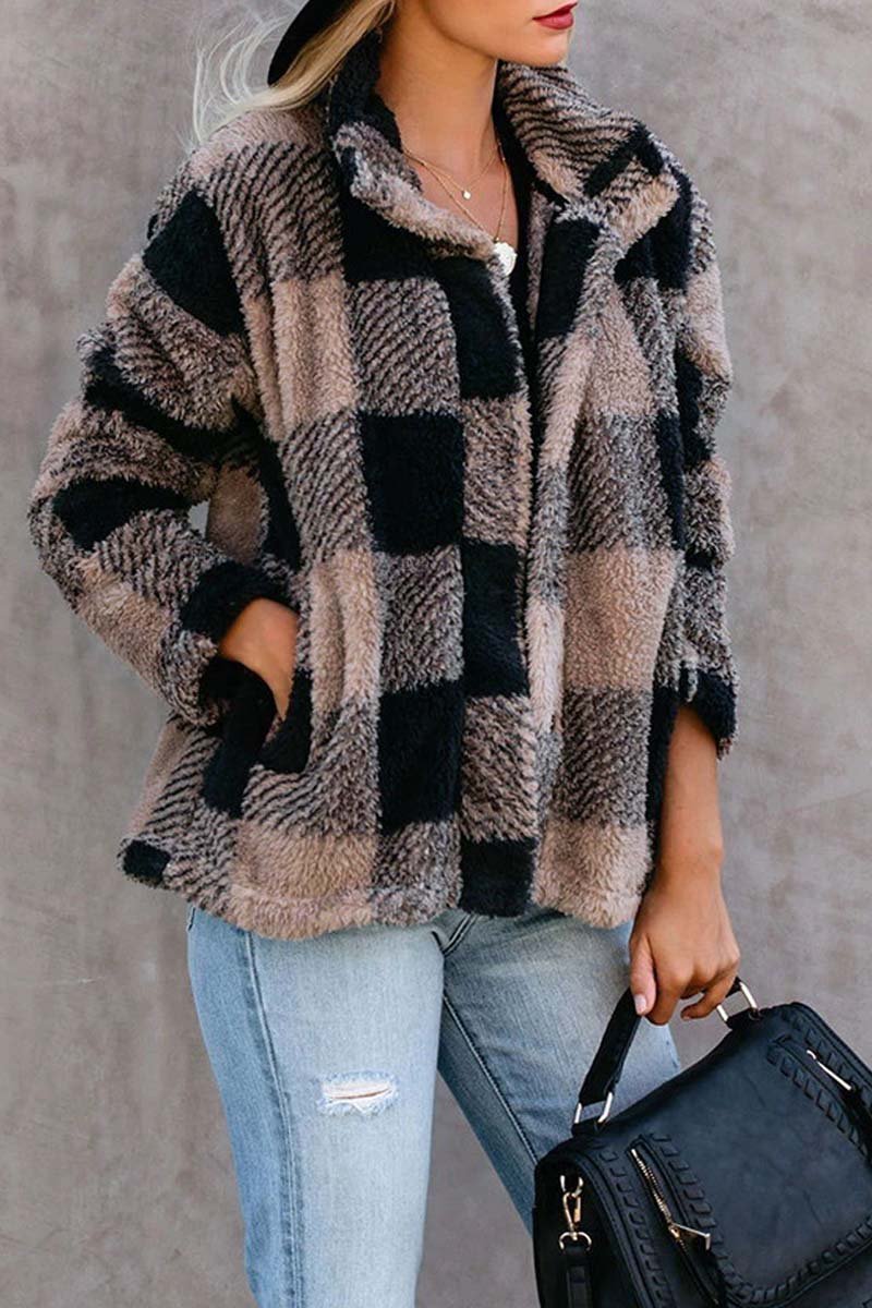 Veste en peluche avec col châle et motif à carreaux élégant