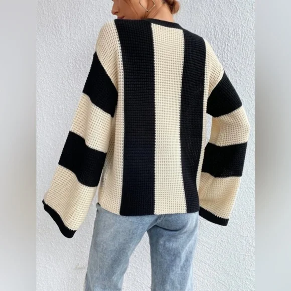 Pull à rayures et col classique sur manches longues