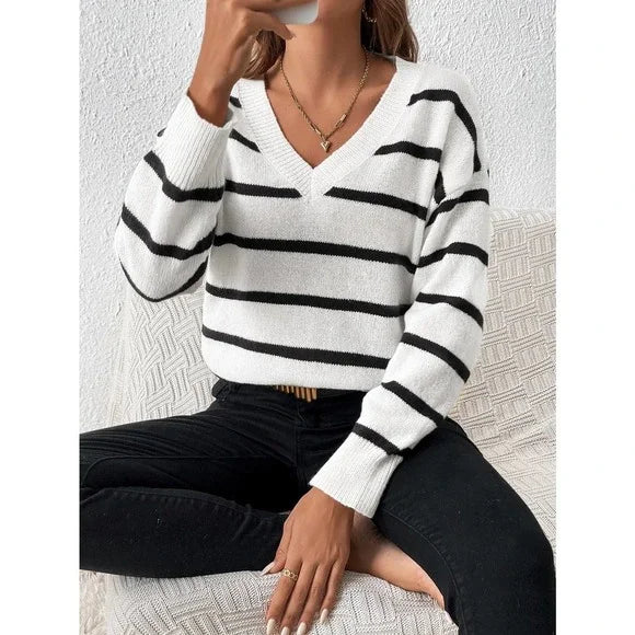 Élégant pull rayé à col en V