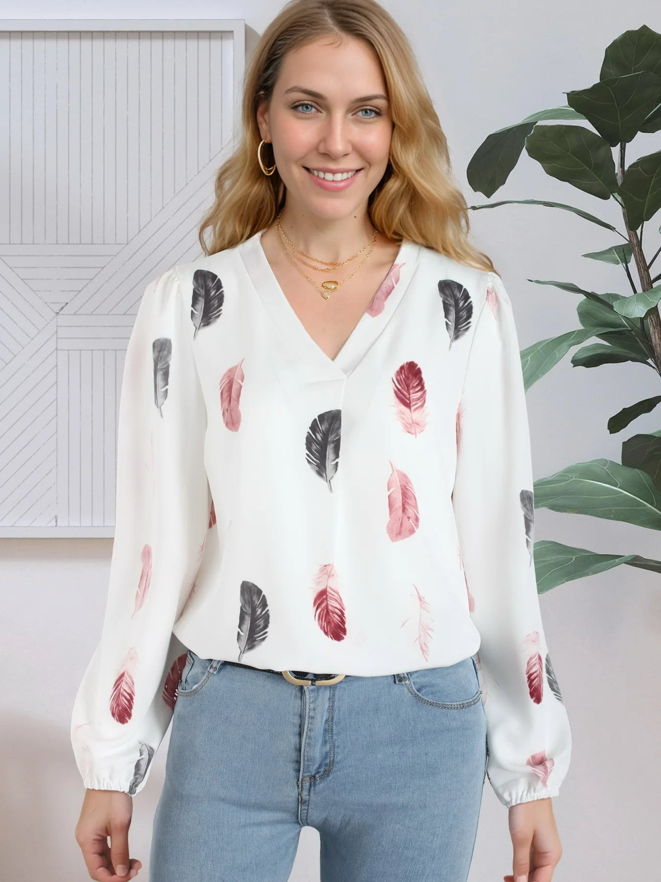 Alice Leroy I chemisier d'été aéré avec imprimé plumes