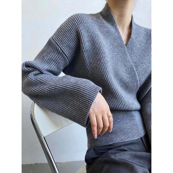 Sophie - Pull classique enveloppant avec décolleté audacieux pour femme