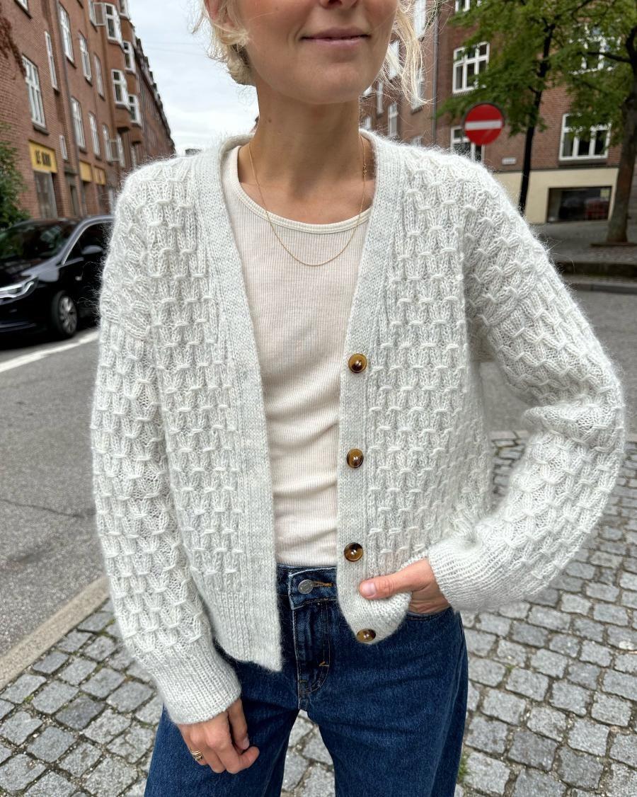 Veste confortable à manches longues, boutons et col en V