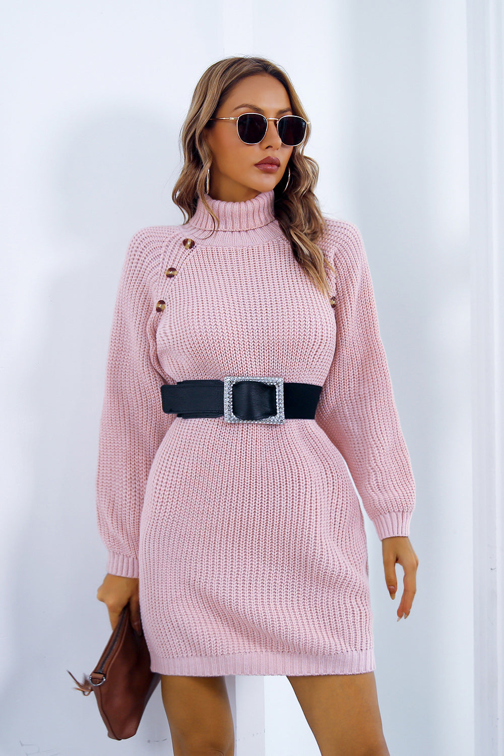 Luna - Robe pull mini avec col roulé et boutons pour femme