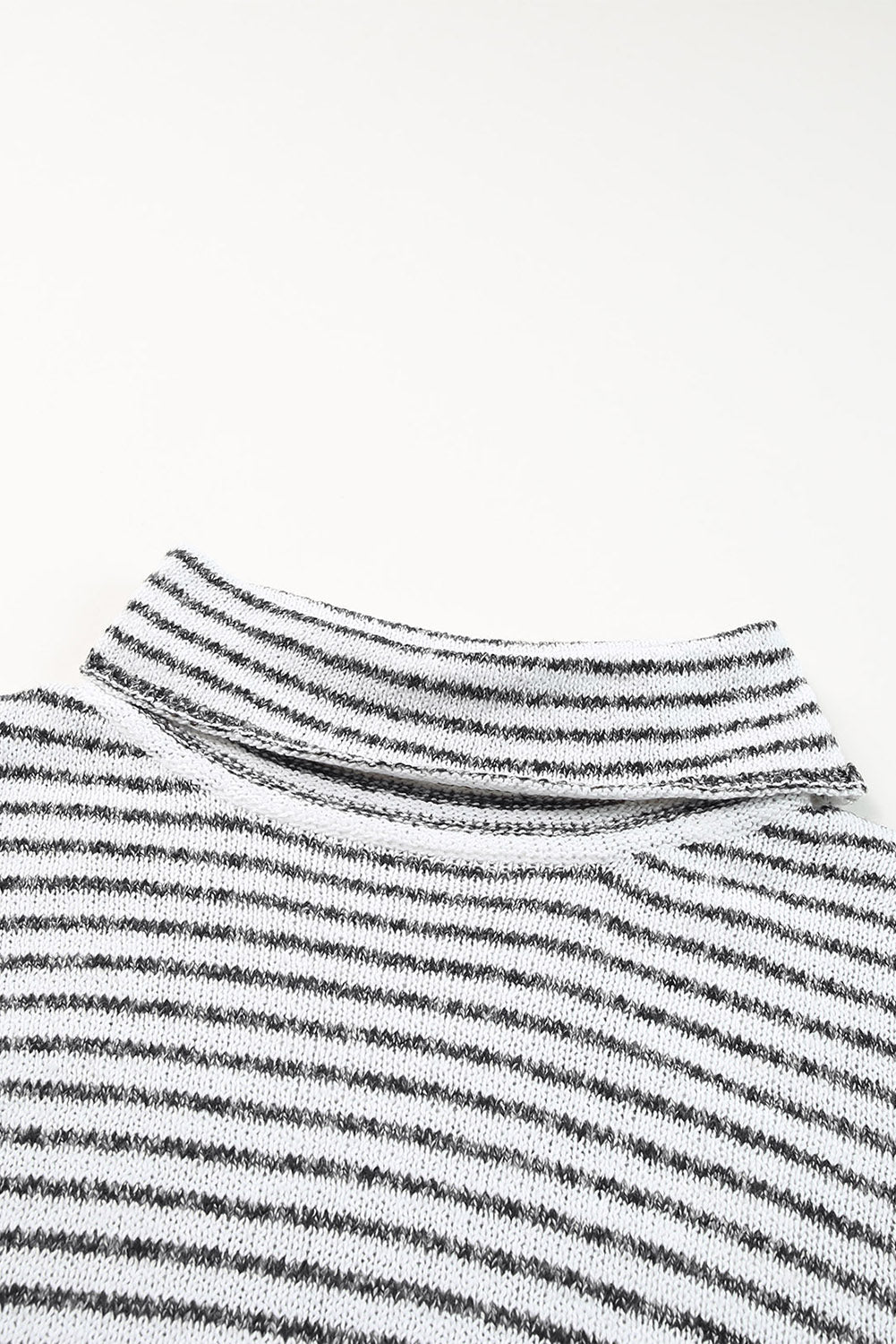 Isla - Pull col roulé rayé gris pour femme