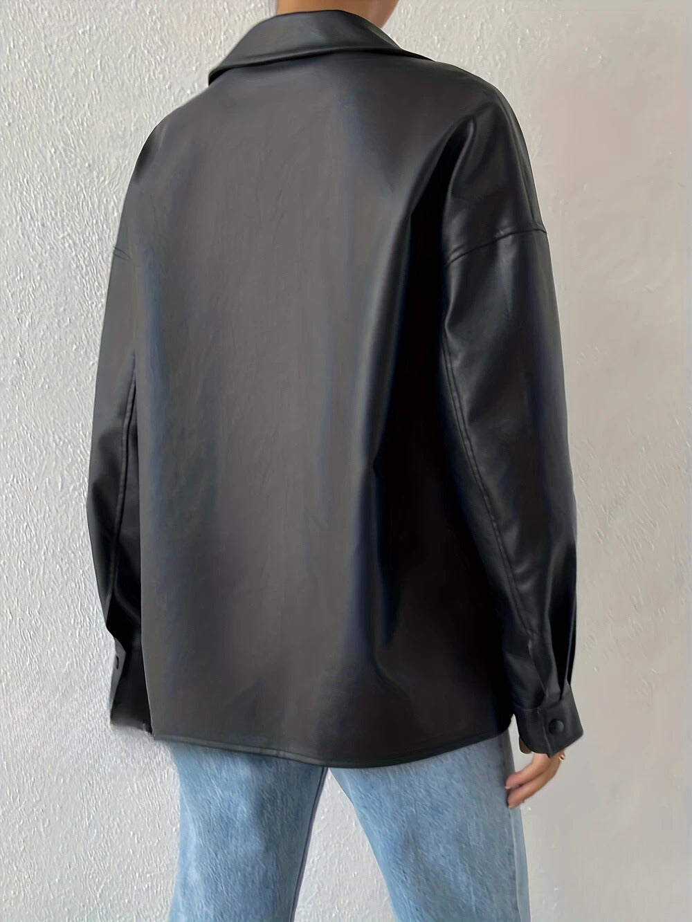 Veste moto tendance pour femme avec fermeture à boutons – une option élégante au quotidien
