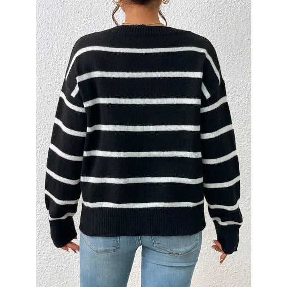 Élégant pull rayé à col en V