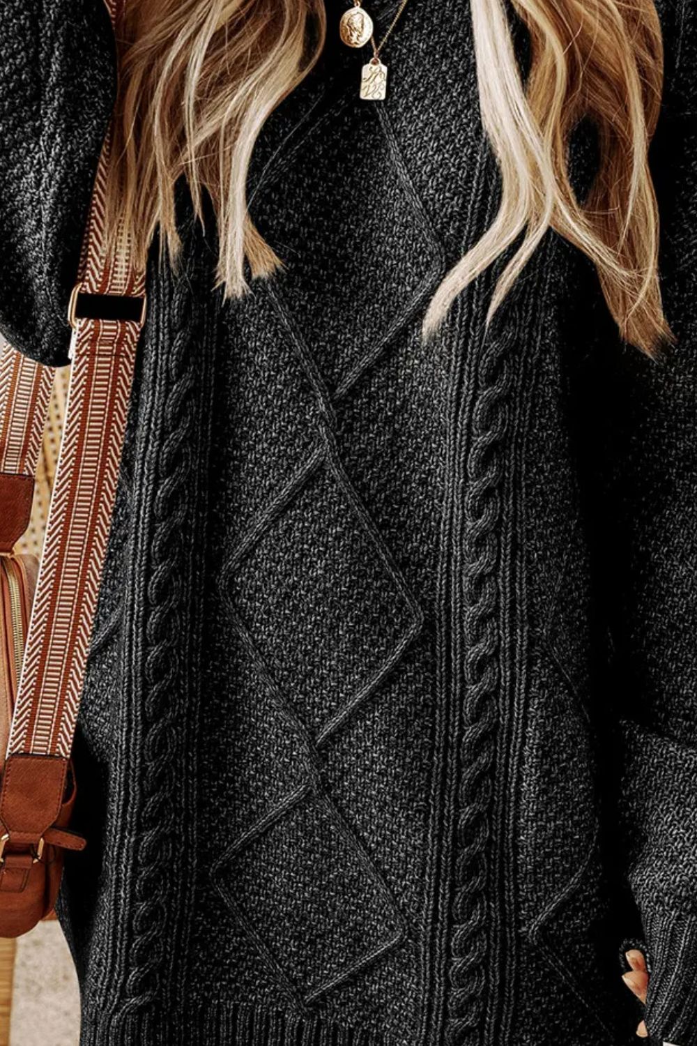 Nora - Robe pull à col rond et torsades pour femme