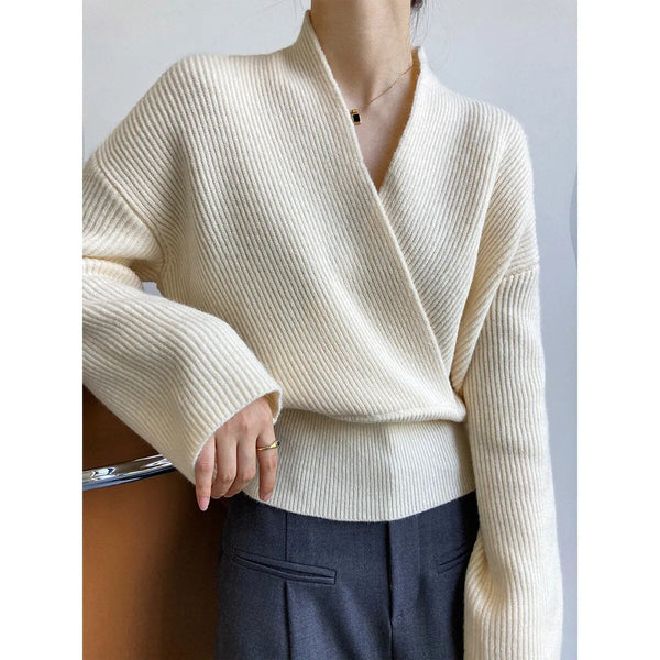 Sophie - Pull classique enveloppant avec décolleté audacieux pour femme