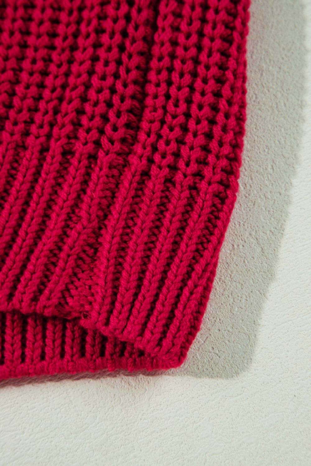 Isla - Rouge foncé Pull à épaules dénudées et manches longues pour femme