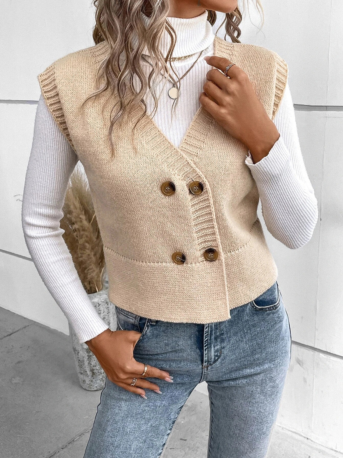 Mila - Gilet en maille à col en V et boutons pour femme