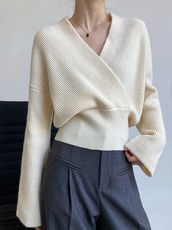 Sophie - Pull classique enveloppant avec décolleté audacieux pour femme