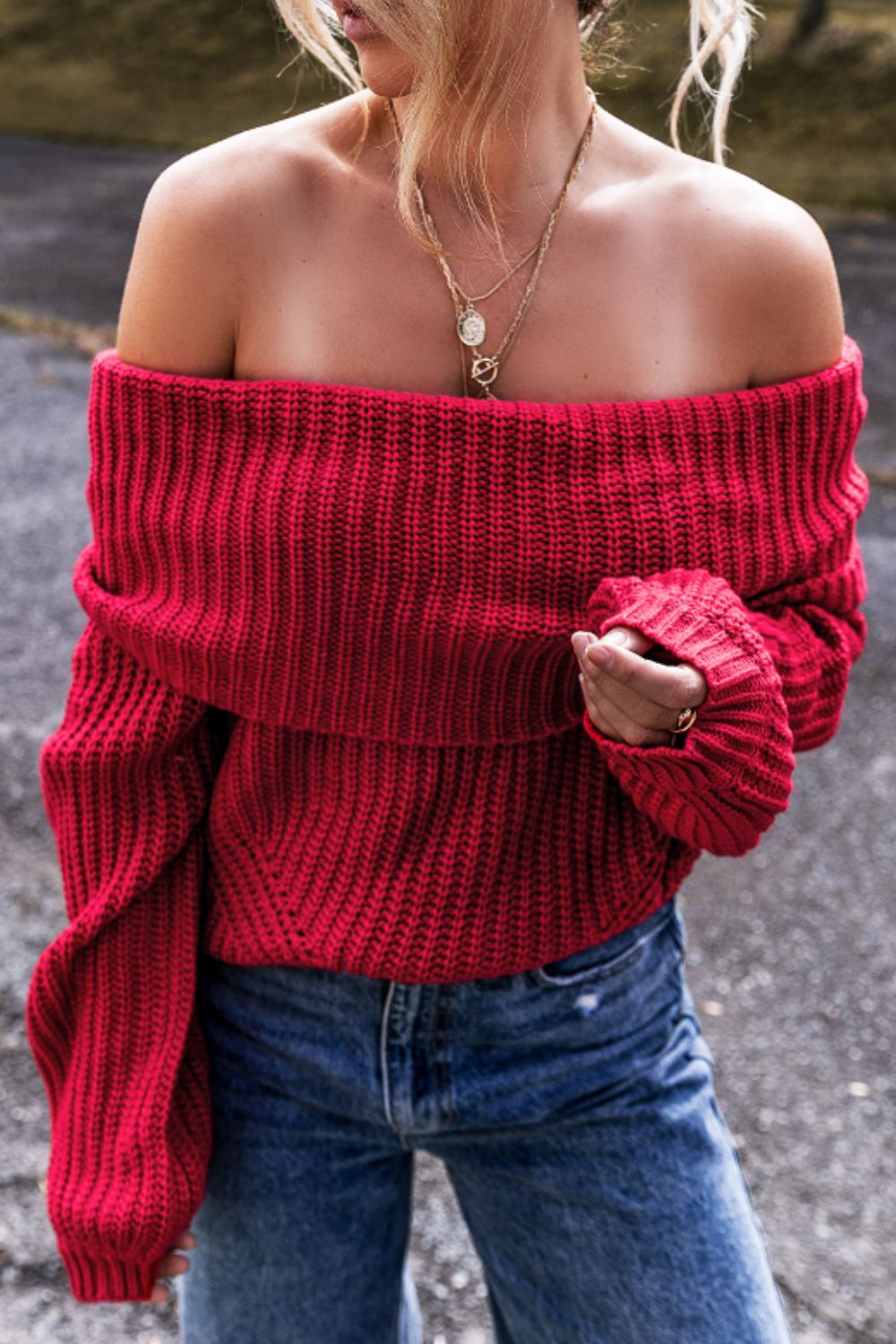 Isla - Rouge foncé Pull à épaules dénudées et manches longues pour femme