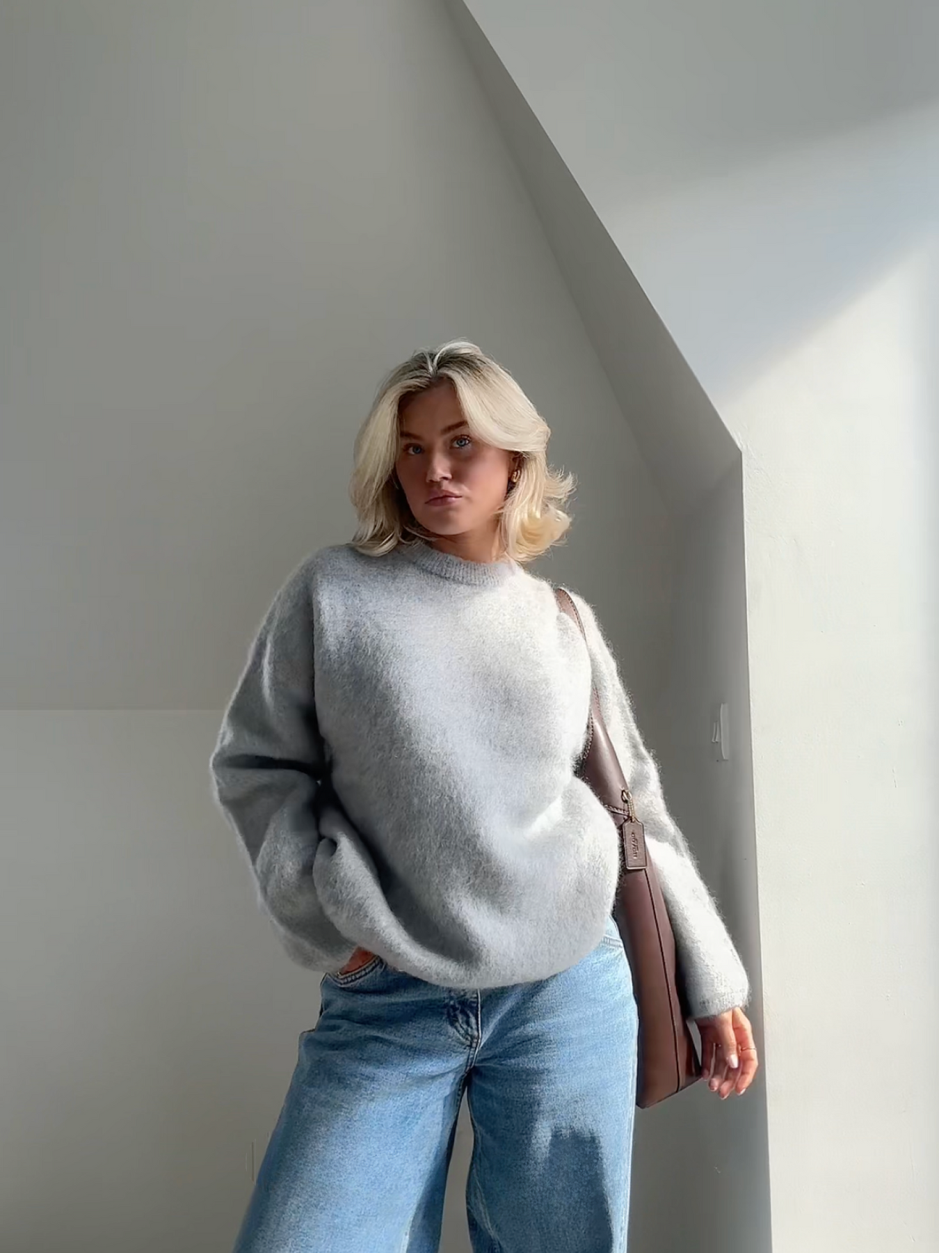 Pull féminin confortable avec col rond parfait pour toutes les saisons