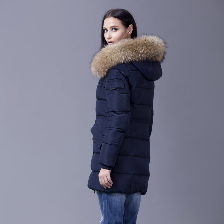 Doudoune Longue Chic avec Capuche "Chaleur Élégante"