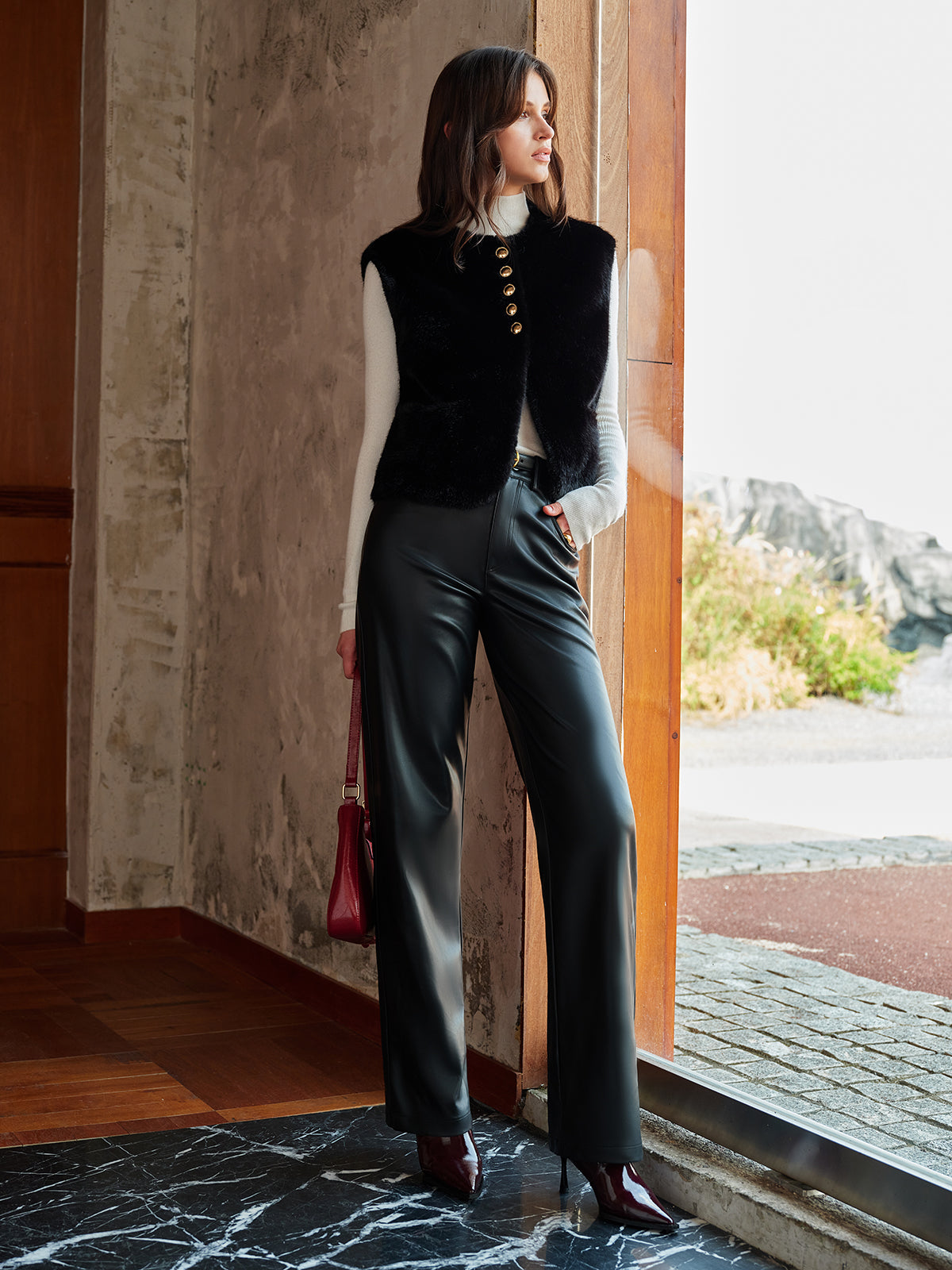 La Vie │ Gilet en fausse fourrure à col rond