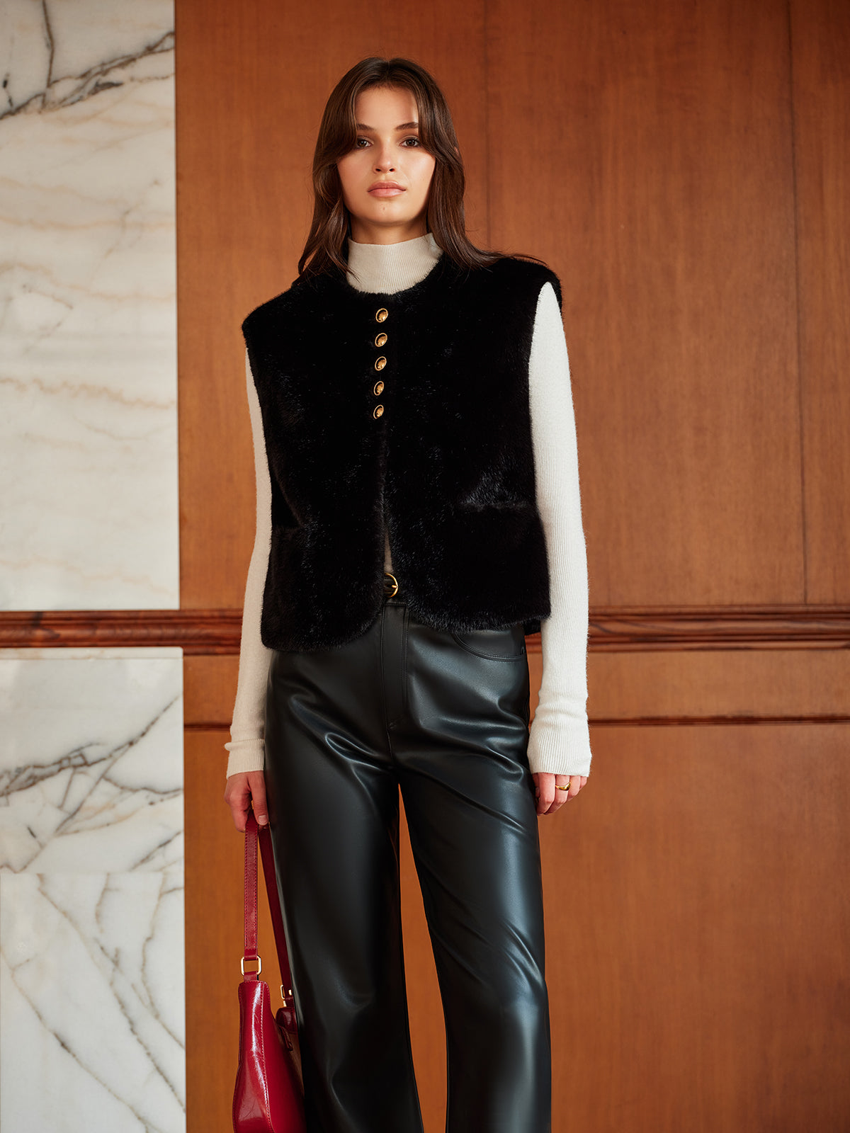 La Vie │ Gilet en fausse fourrure à col rond