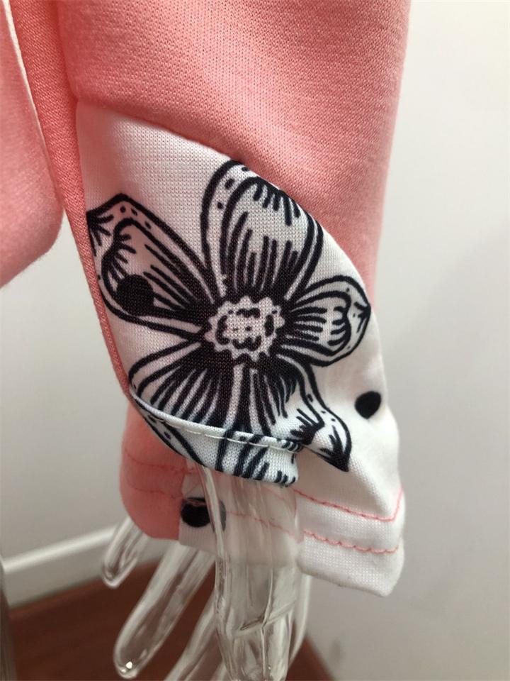 Veste pratique avec capuche et fermeture zippé pour plus de commodité