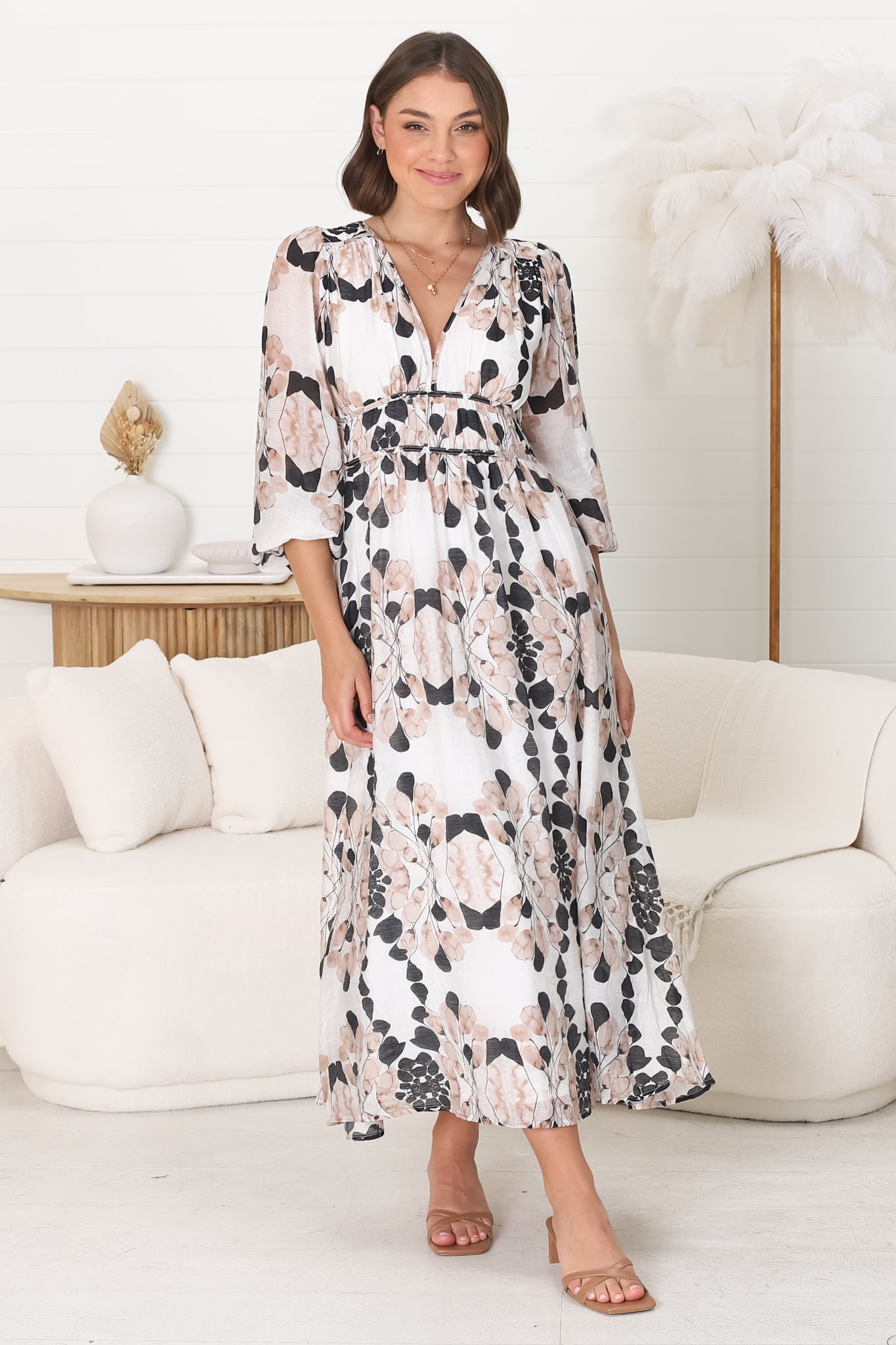 Helia Midi Dress - Robe trapèze avec col en V et taille plissée
