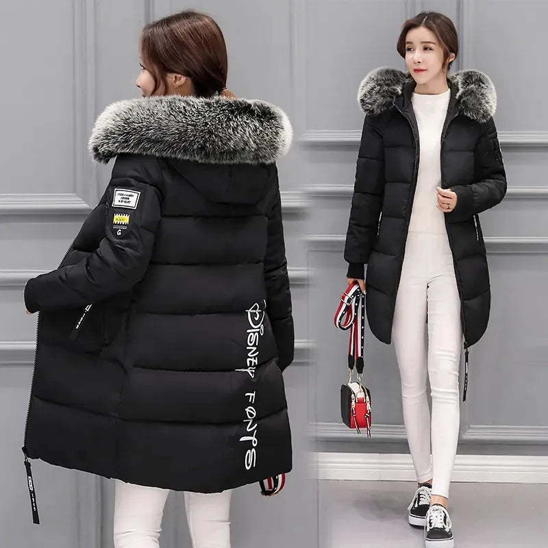 Doudoune à capuche avec grand col en fourrure pour femme