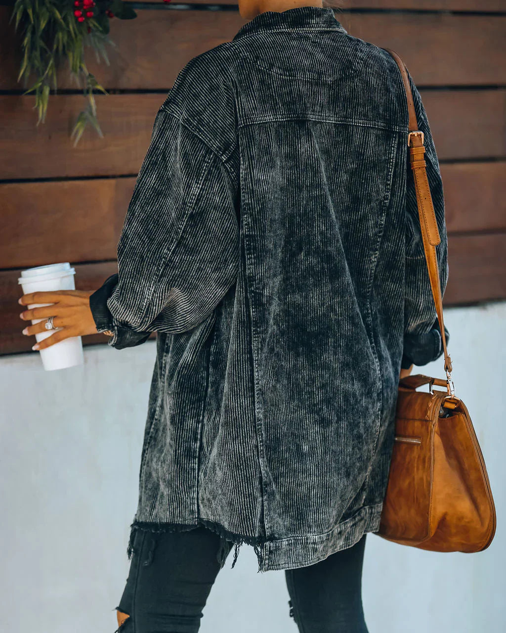 Veste élégante avec détails vieillis et poches confortables en gris