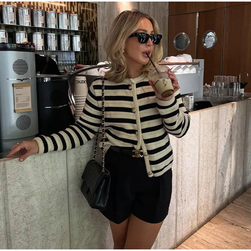 Léa Blanchet | Gilet élégant à Manches Longues et à Rayures