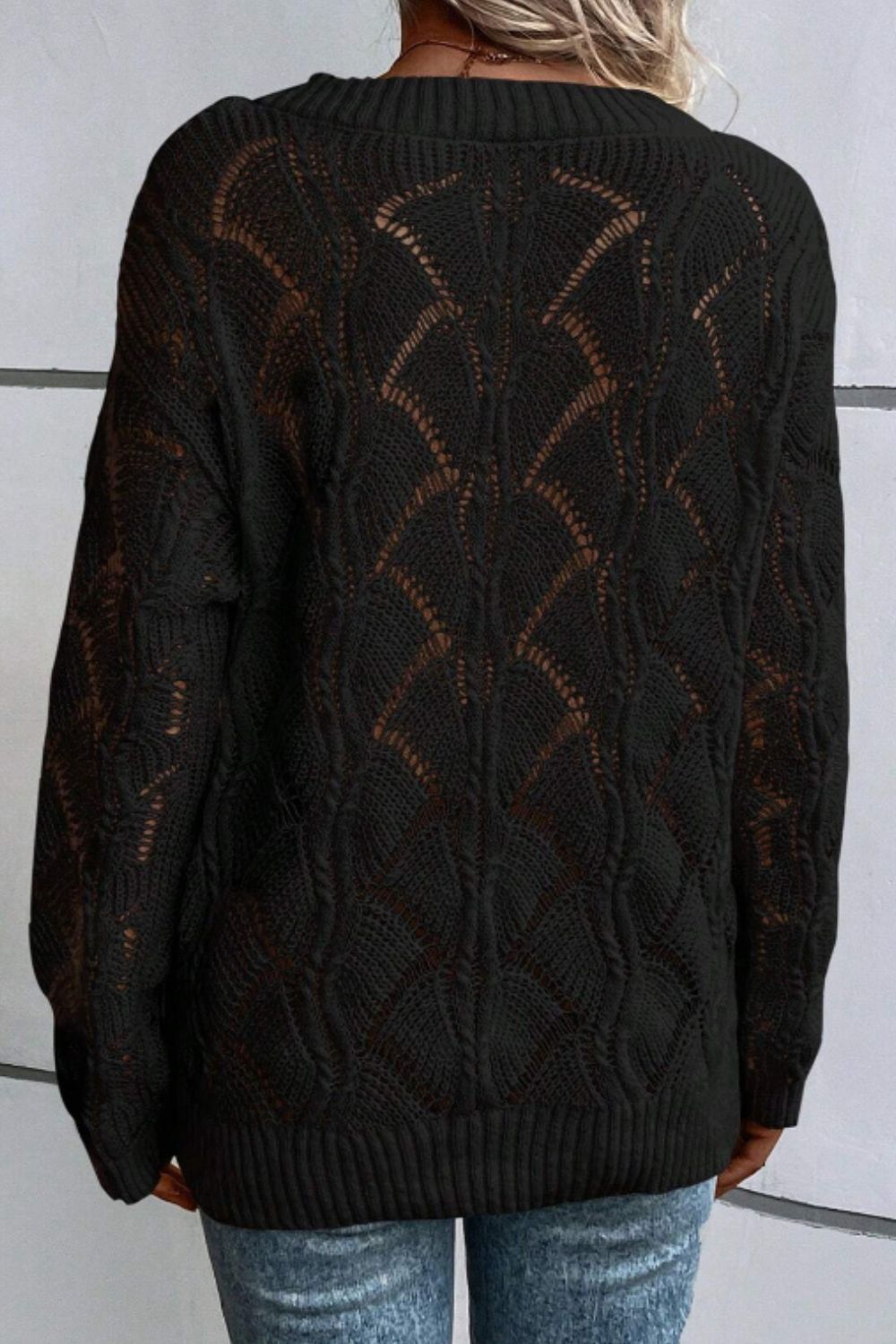 Sienna - Pull à col en V avec design ajouré et manches longues pour femme
