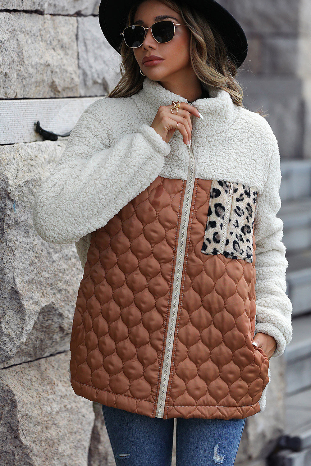 Élise - Veste Zippée à Col Montant en Sherpa à Patches Léopard