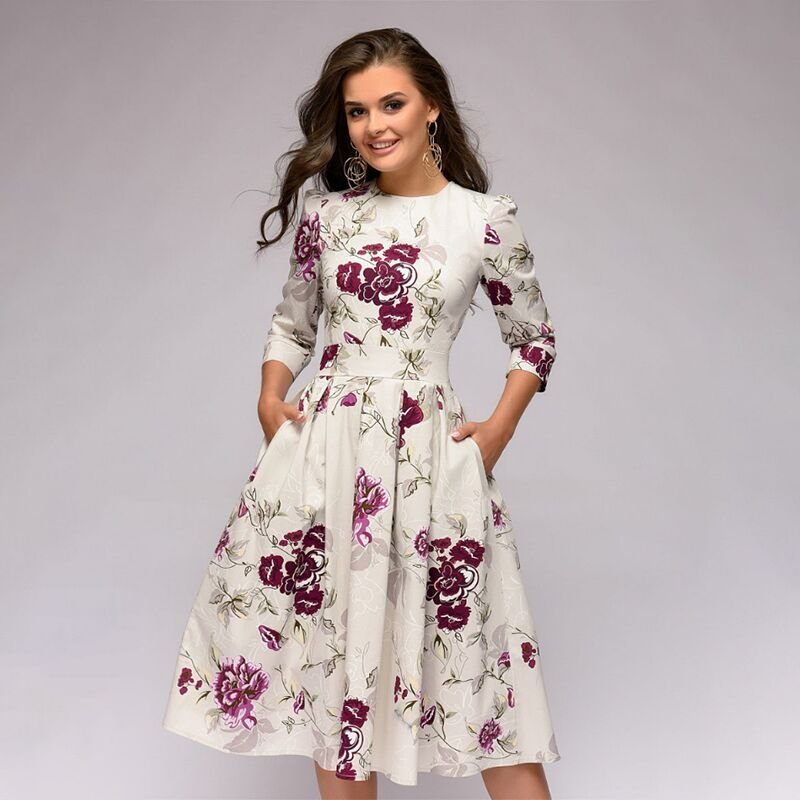 Chloé - Une Robe Noble De Longueur Moyenne