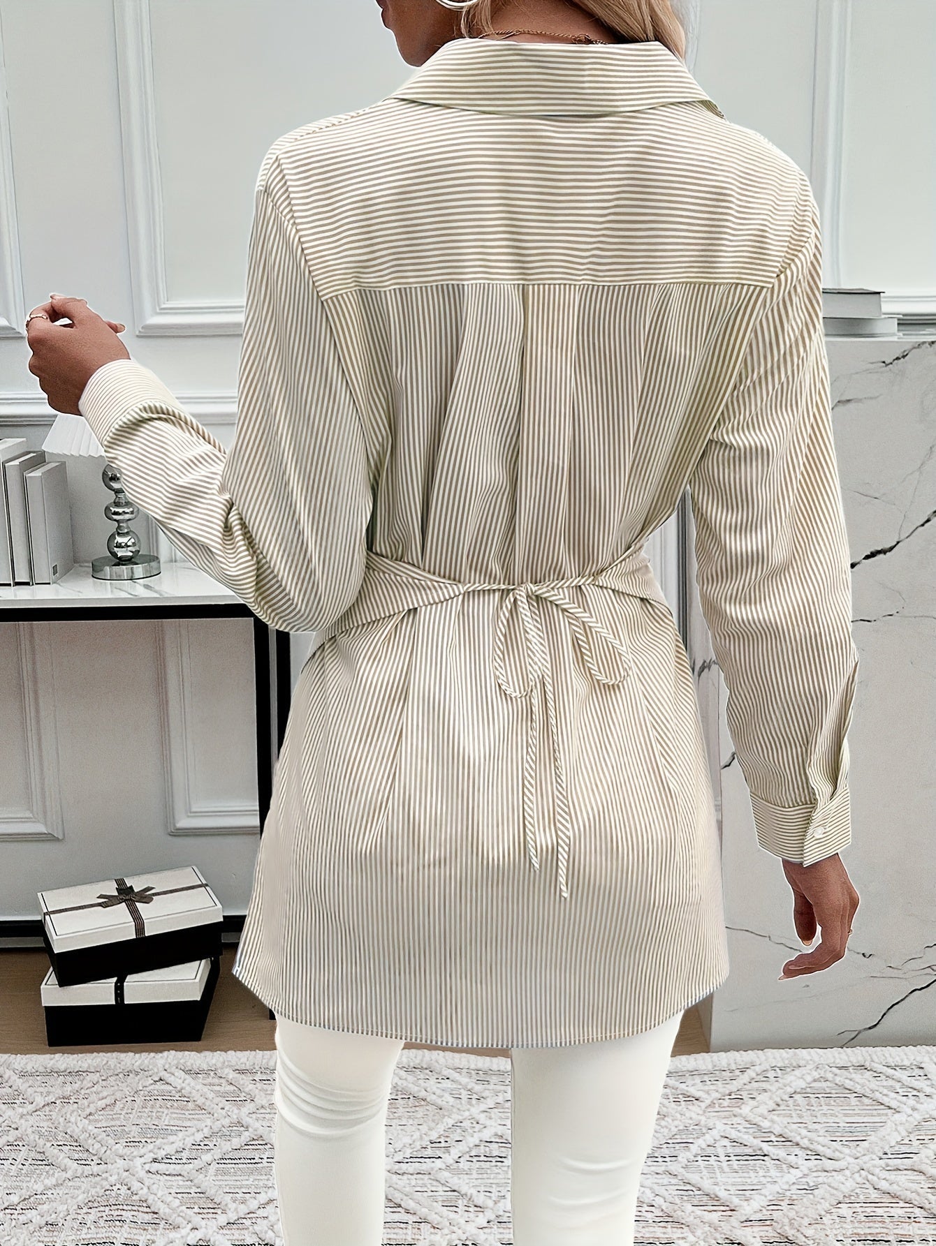 Elise - Blouse Stylée à Rayures avec Nœud pour Femme