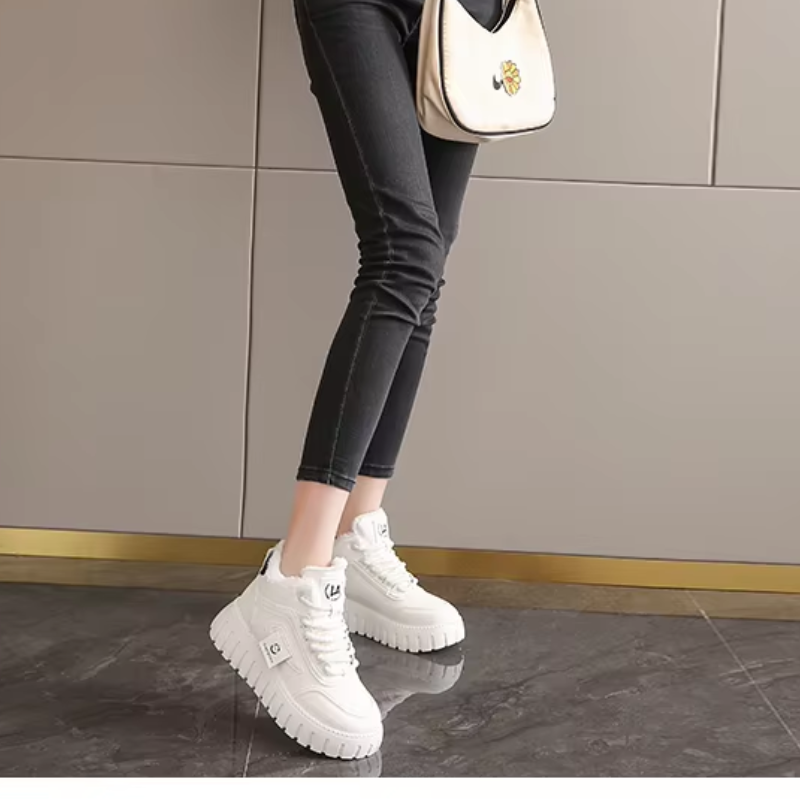 Chloé - Chaussures D'Hiver Montantes À Imprimé Logo Ladies