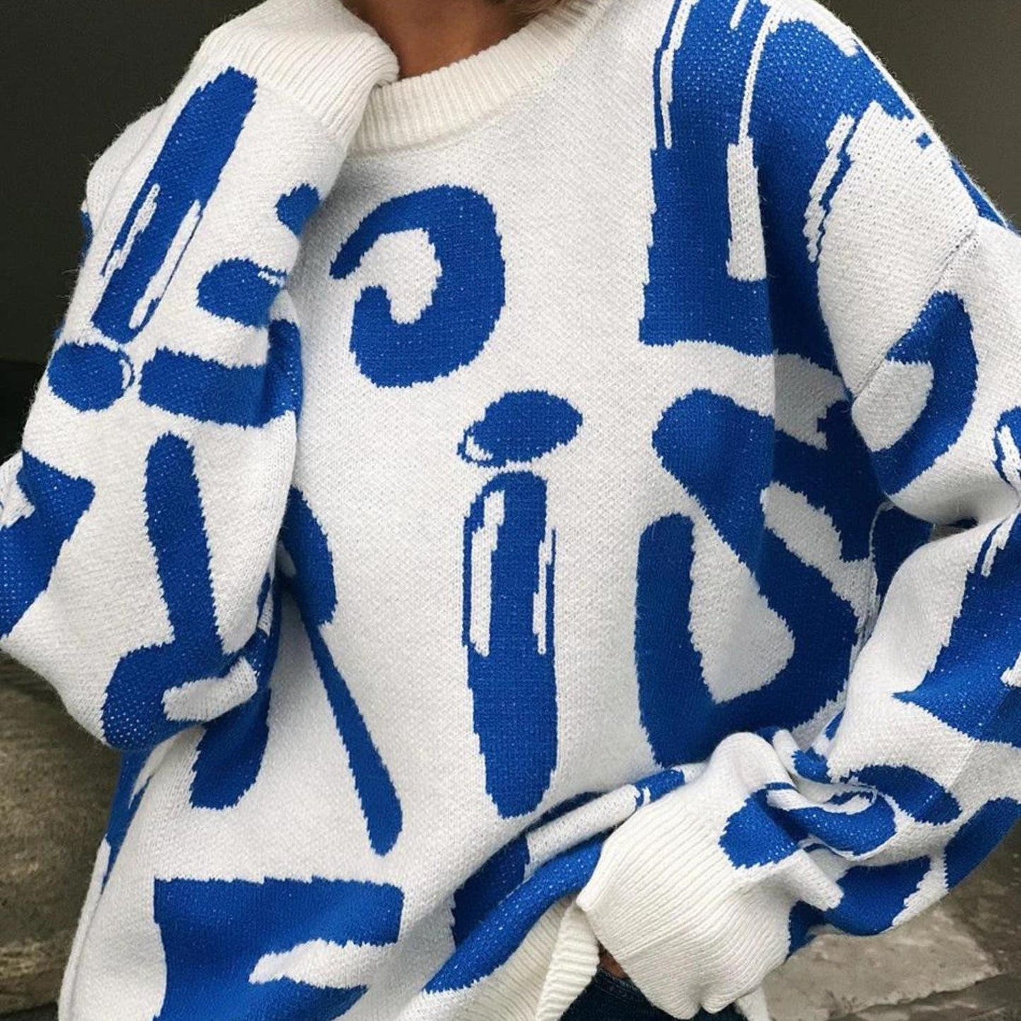 Bety - Pull ras du cou à l'imprimé graphique accrocheur