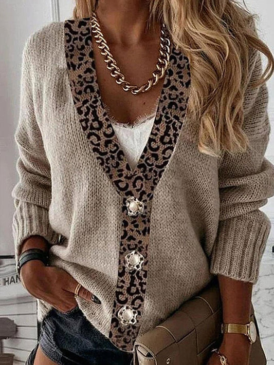 Cardigan douillet à motif léopard rétro