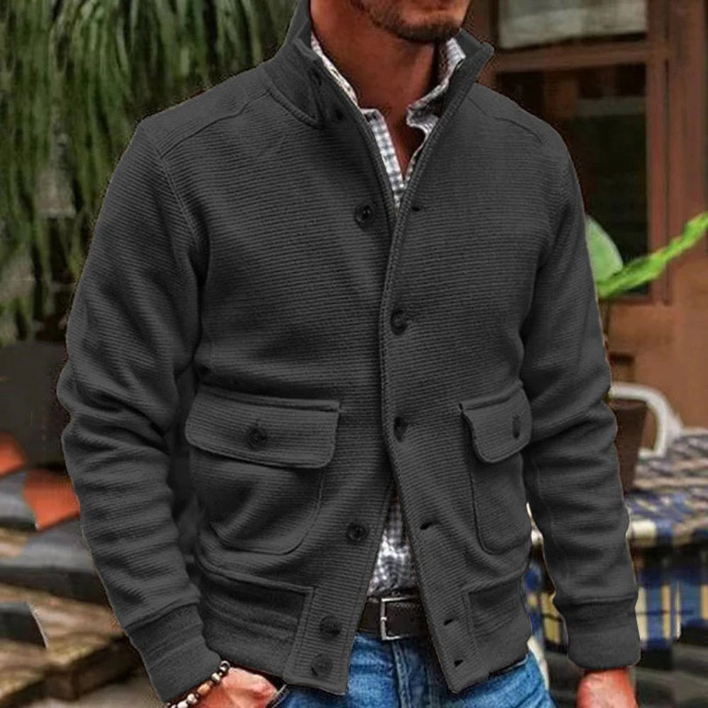 Une veste pour homme confortable à col montant pour un usage quotidien, synonyme de confort et de style