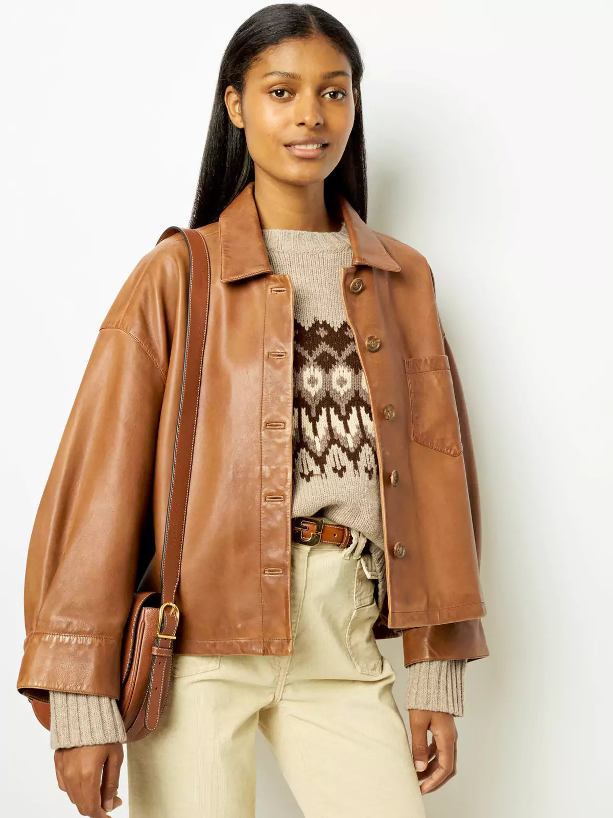 Veste élégante pour femme : choix idéal pour les promenades d'automne