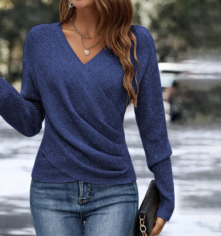 Pull élégant à manches longues et col en V au style classique