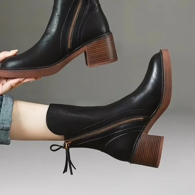 Des bottes d'automne élégantes pour la femme moderne
