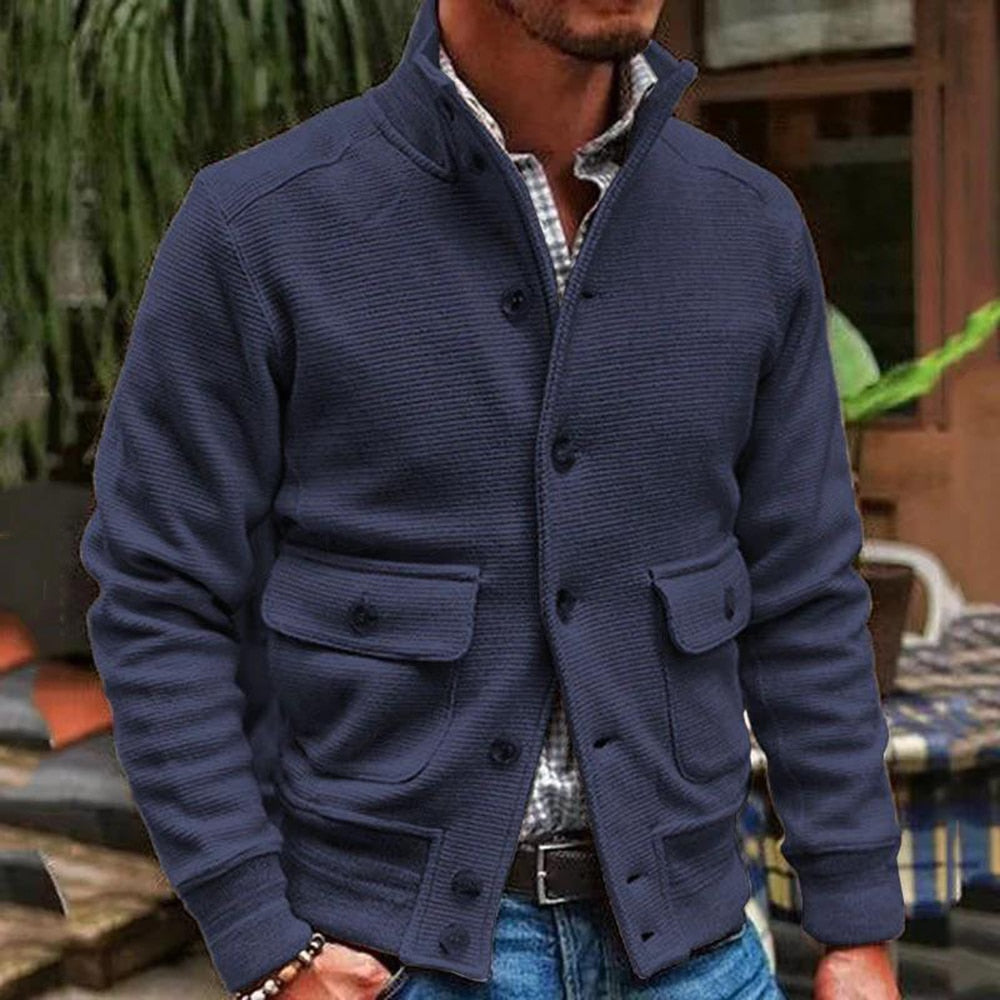 Une veste pour homme confortable à col montant pour un usage quotidien, synonyme de confort et de style