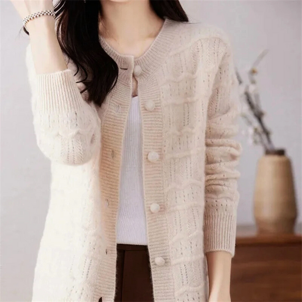 Pull classique avec fermeture raffinée