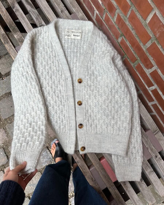 Veste confortable à manches longues, boutons et col en V