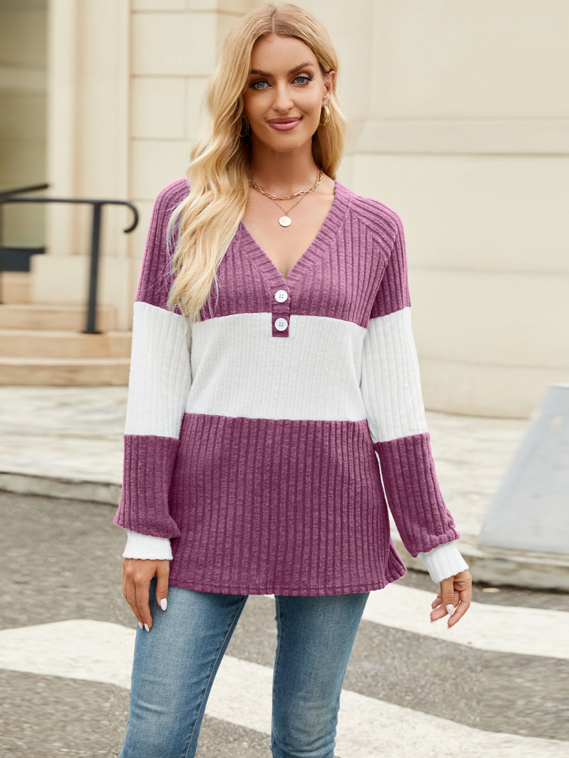 Layla - T-shirt à manches longues et col en V avec blocs de couleur pour femme