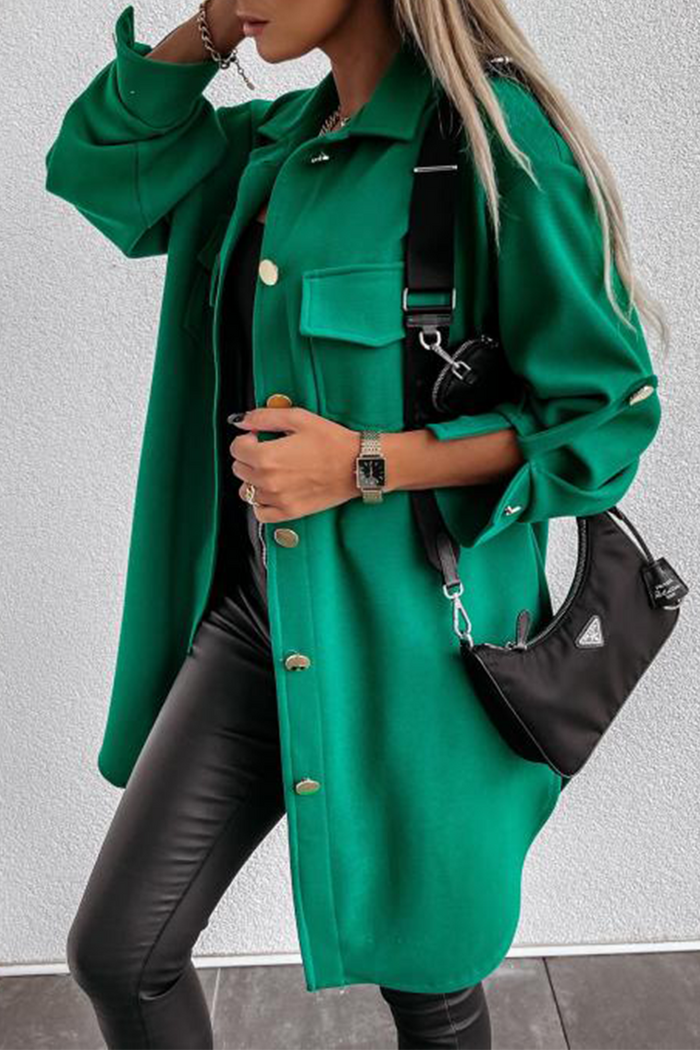 Veste avec poches plaquées et col rabattu pour un confort élégant