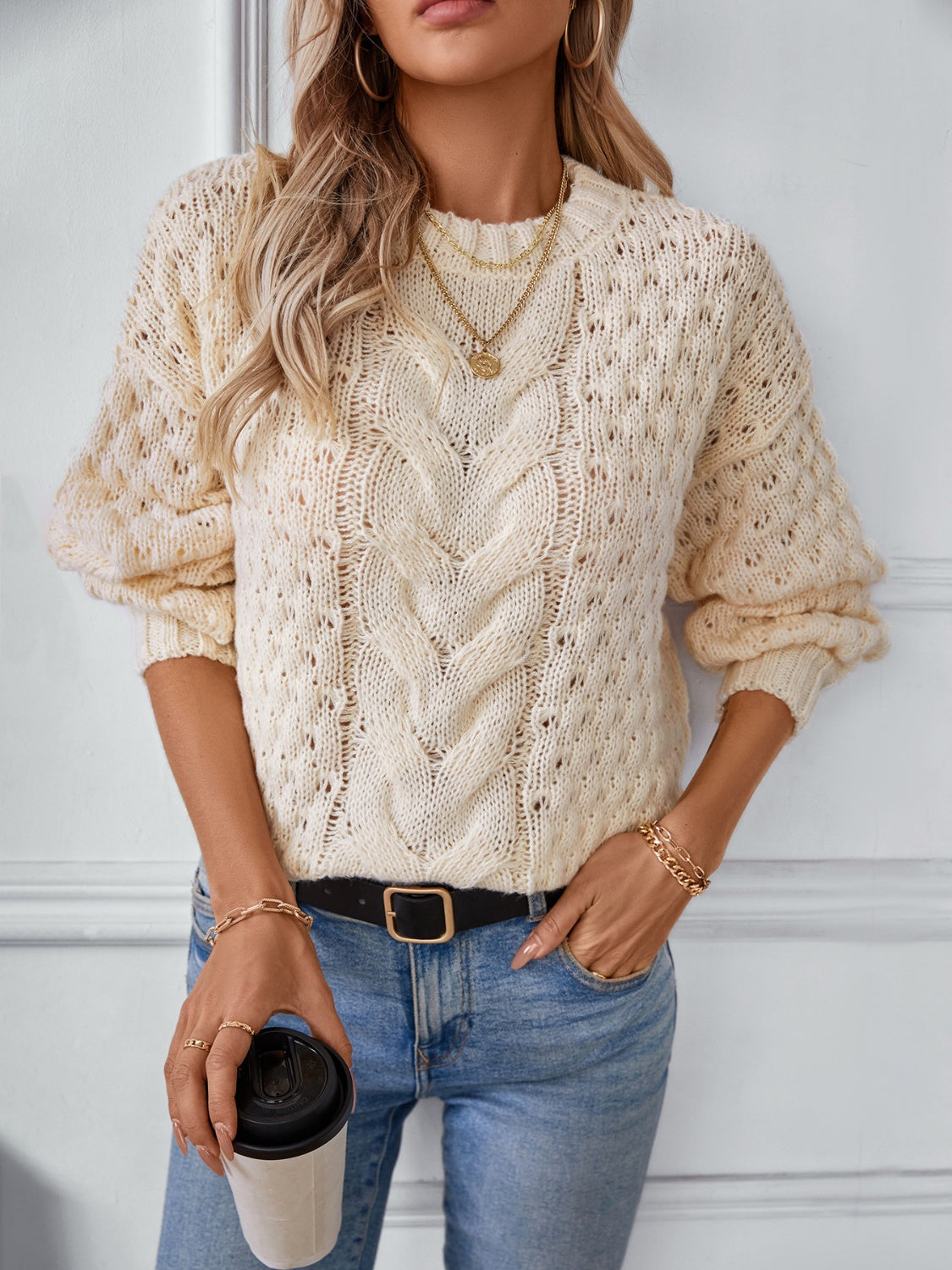 Elara - Pull à col rond et manches longues en maille torsadée pour femme
