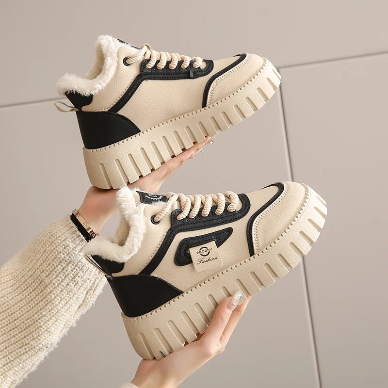 Chloé - Chaussures D'Hiver Montantes À Imprimé Logo Ladies