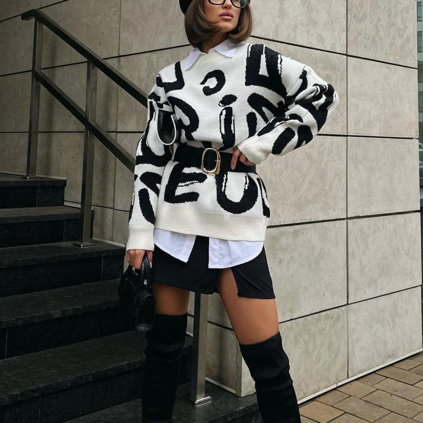 Bety - Pull ras du cou à l'imprimé graphique accrocheur