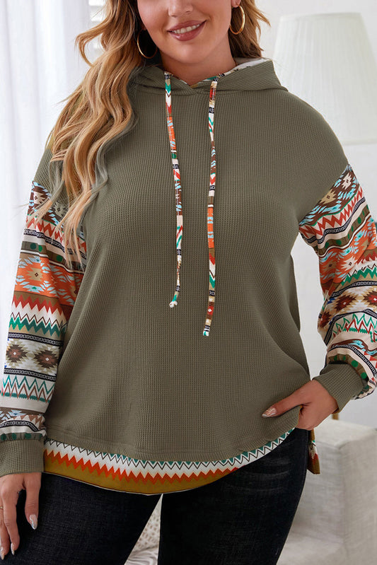Maya - Sweat à capuche vert jungle avec manches patchwork aztèques pour femme