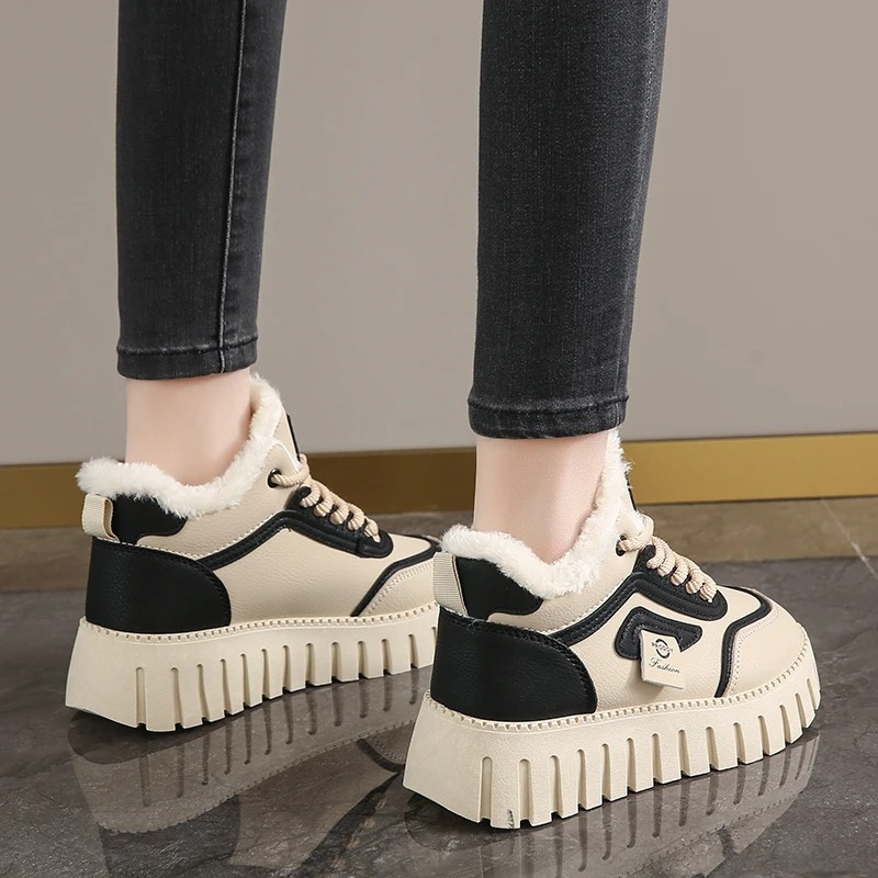 Chloé - Chaussures D'Hiver Montantes À Imprimé Logo Ladies