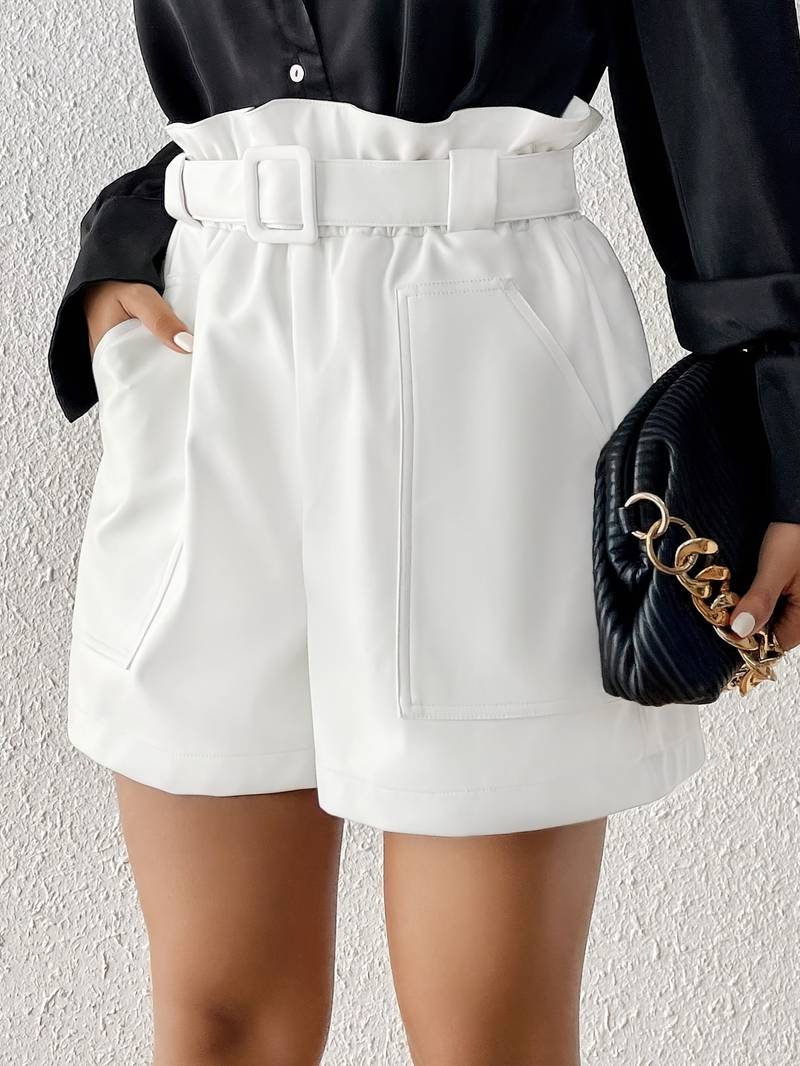Matilda - Short uni avec ceinture en similicuir